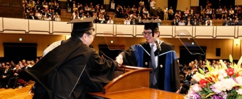 修士之前的研究生课程