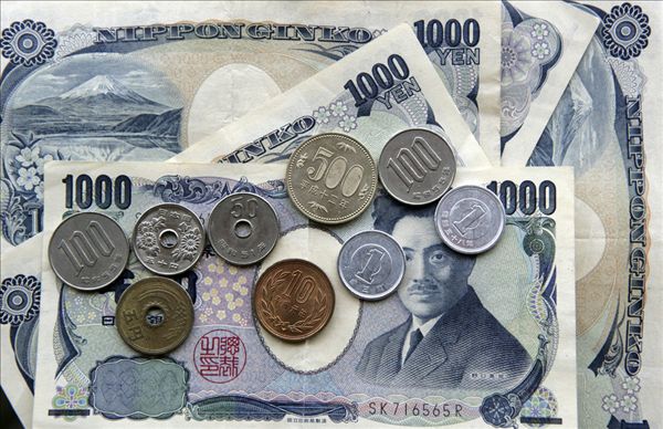 孩子在日本留学期间，父母怎么给孩子生活费？